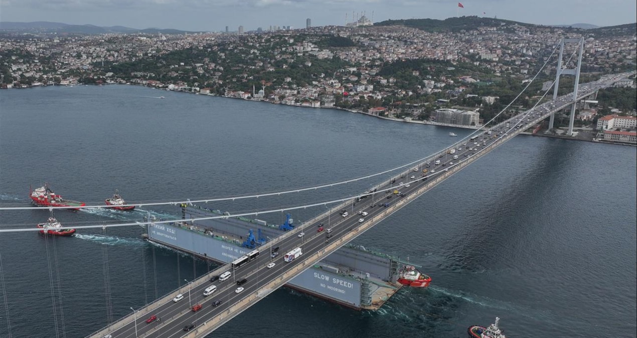 İstanbul Boğazı gemi trafiğine çift yönlü kapatıldı